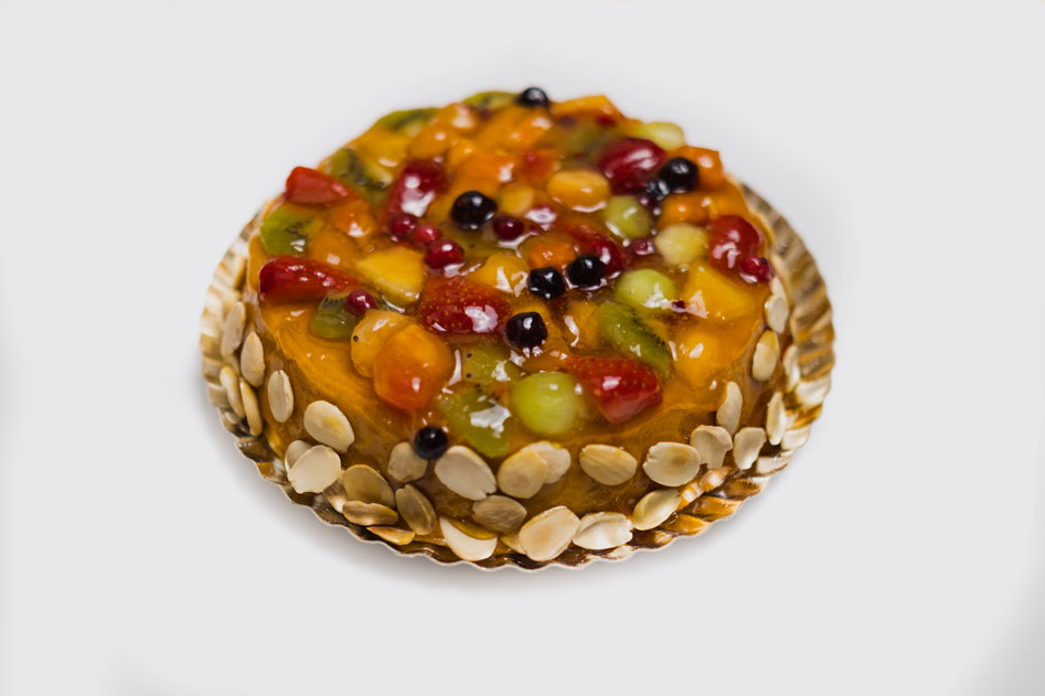 Tarta bizcocho de frutas, elaborada por Pastelería Eceiza de Tolosa